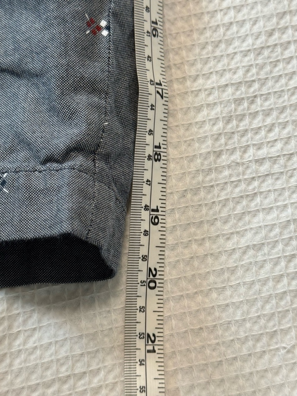 Penguin Gray Embroidered Pattern Shorts - Picture 5 of 7